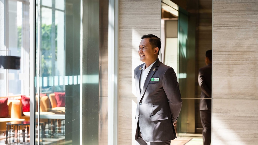 Holiday Inn Hotel Suites Jakarta Gajah Mada 11/77