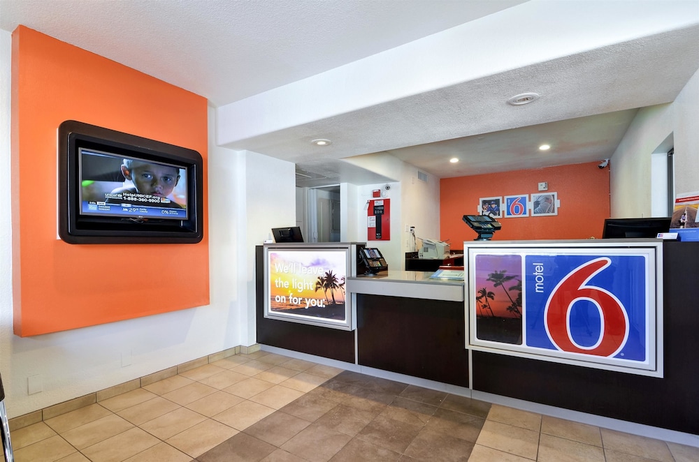 Lobby at Motel6 Big Bear Lake, CA, BIG BEAR LAKE - CA