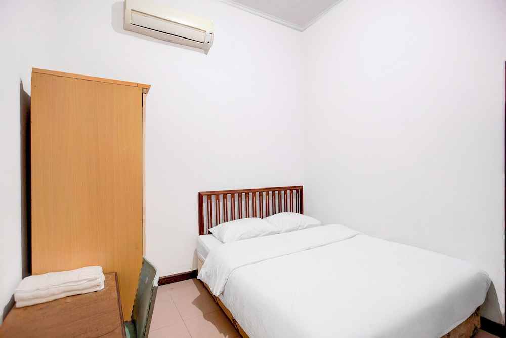Hotel O Balikpapan near Taman Beruang Madu formerly Palm Cafe Inn 23/34