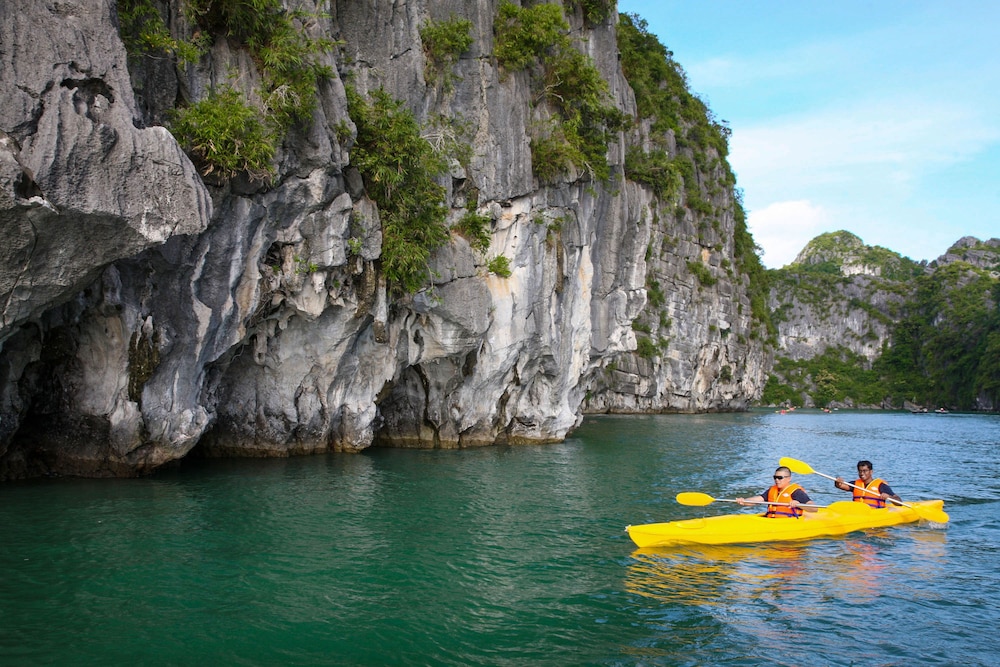 Halong Royal Palace Cruise 35/62