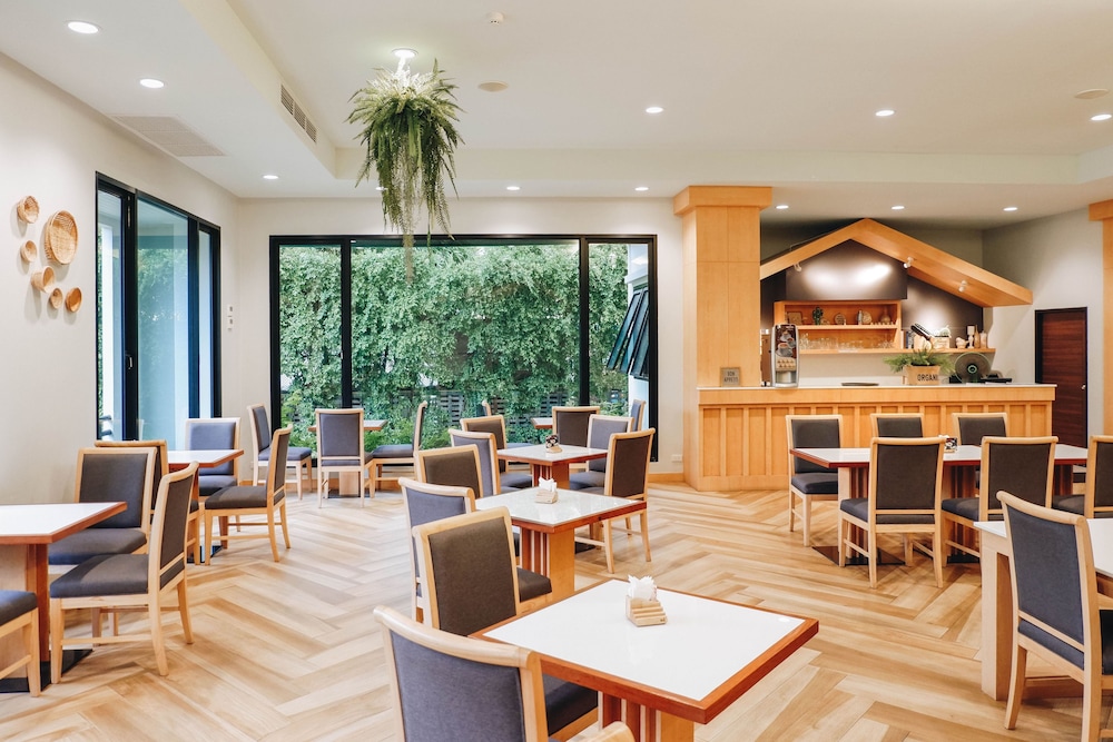 Civilize Hotel 53/64