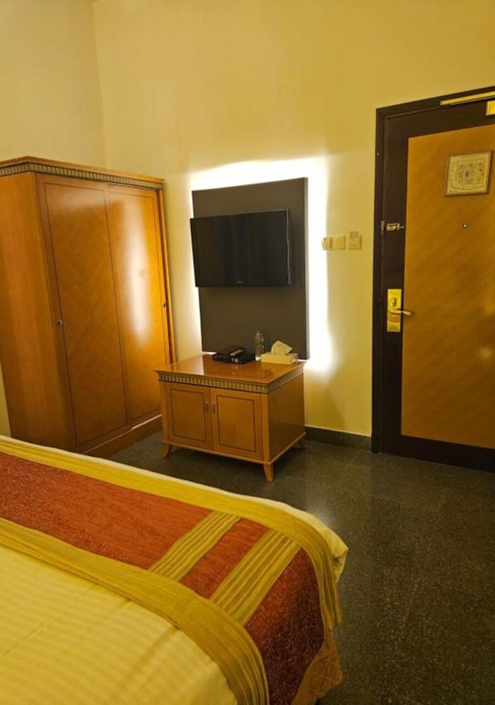 Safeer International Hotel 35/50