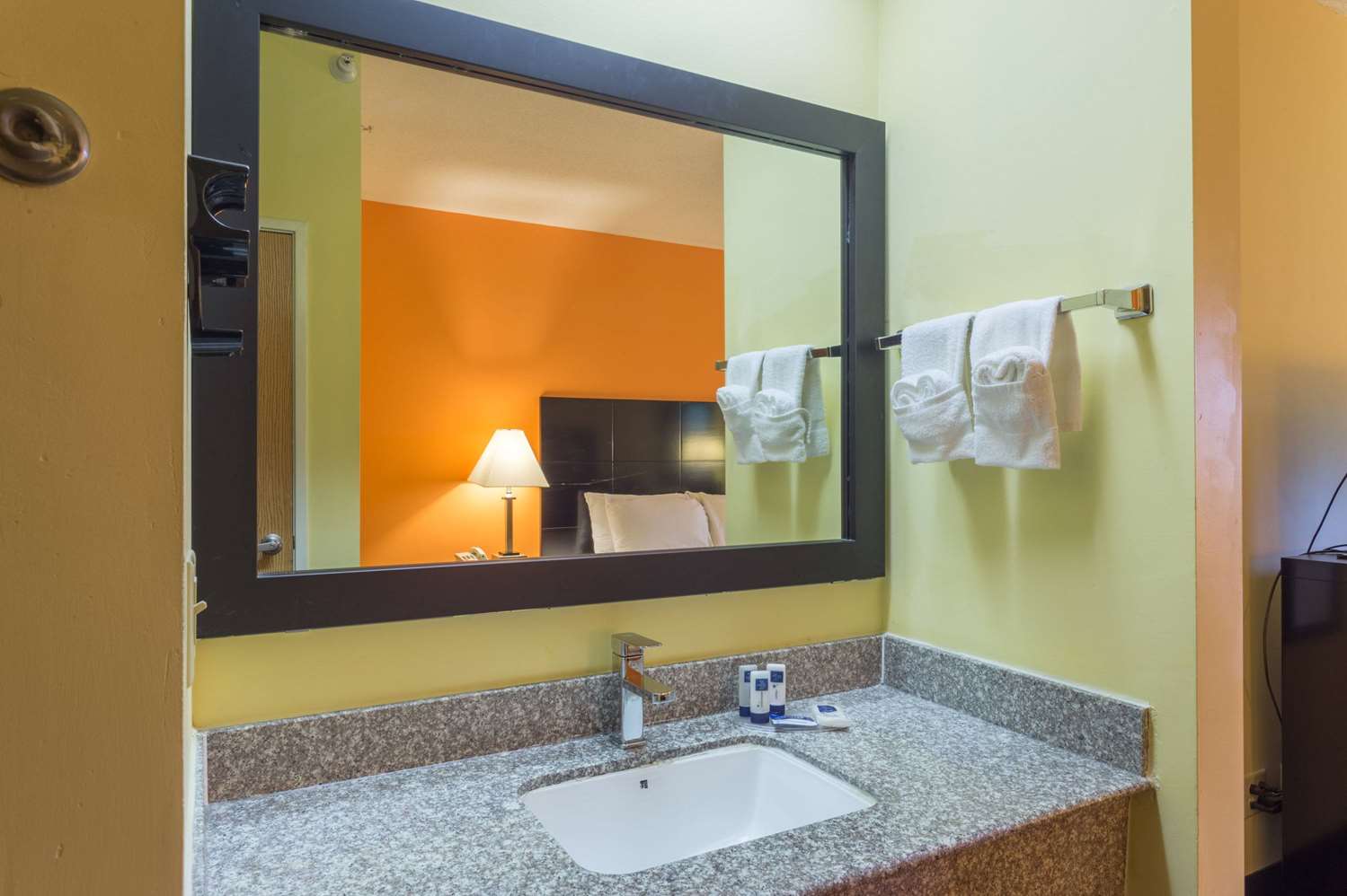 Americinn By Wyndham Streator 8/9