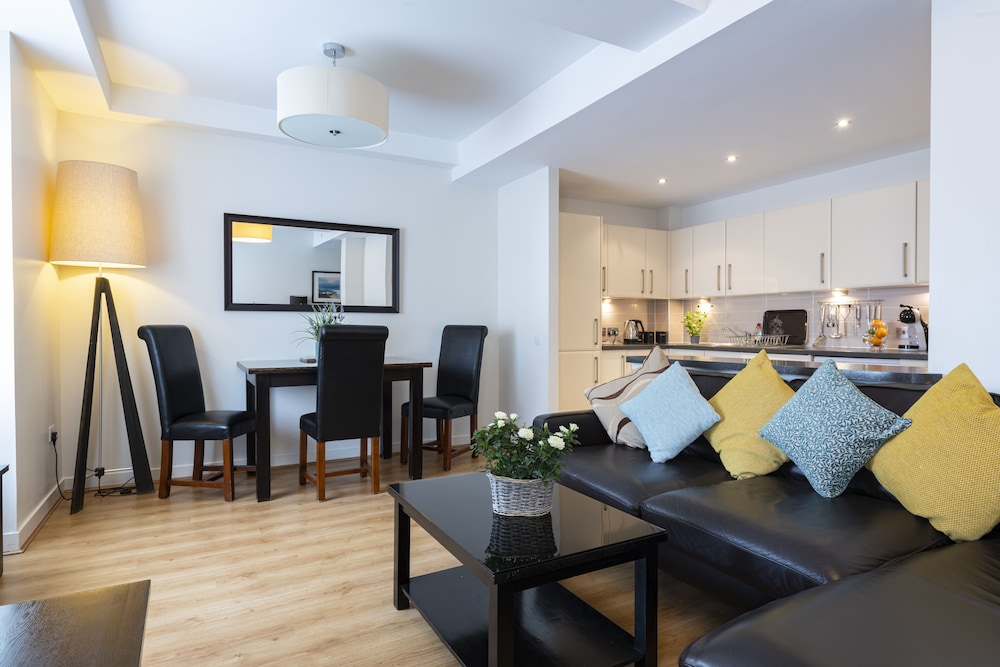 Inverness City Suites 29/50