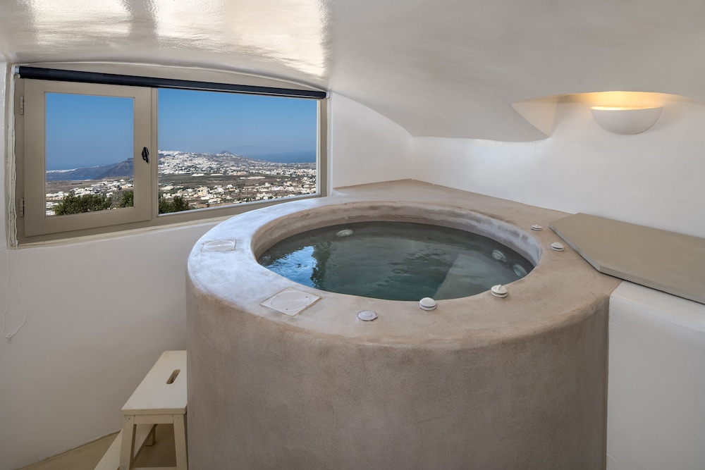 Pyrgos 1870 A Restored Winery 18/46