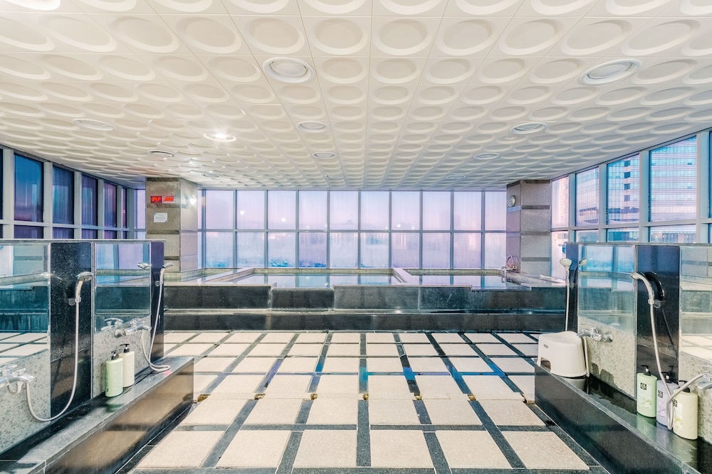Blue Sky Hotel Tower 75/80