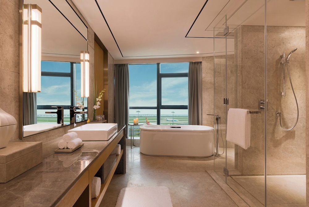 Hyatt Regency Shenzhen Airport 69/69
