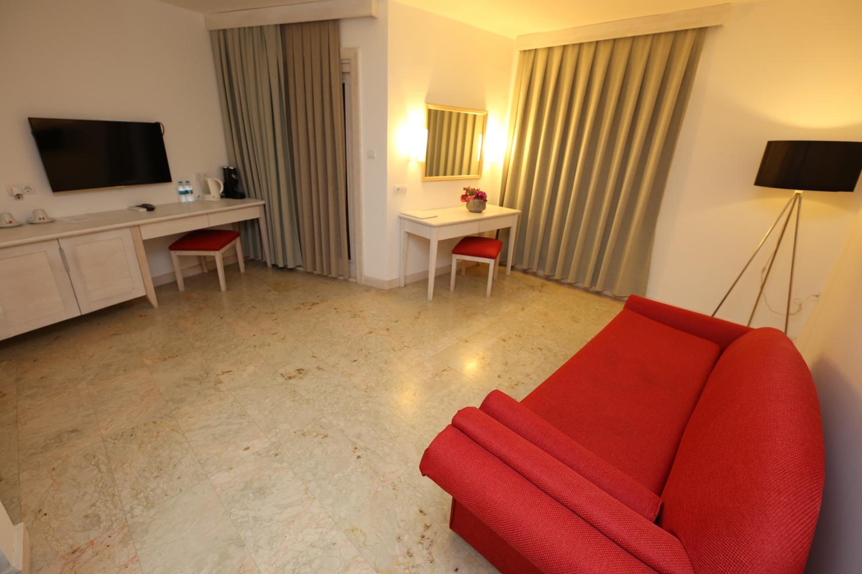 Kalem Adasi & Oliviera Resort Hotel 41/61