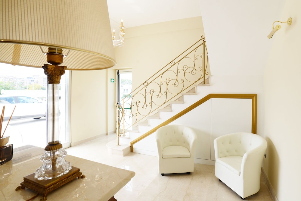 Grand Hotel Royal 32/48