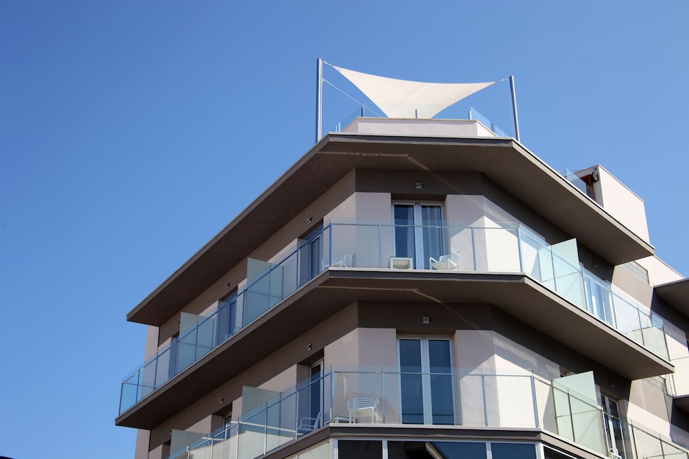 Mar Calma Hotel 3/59
