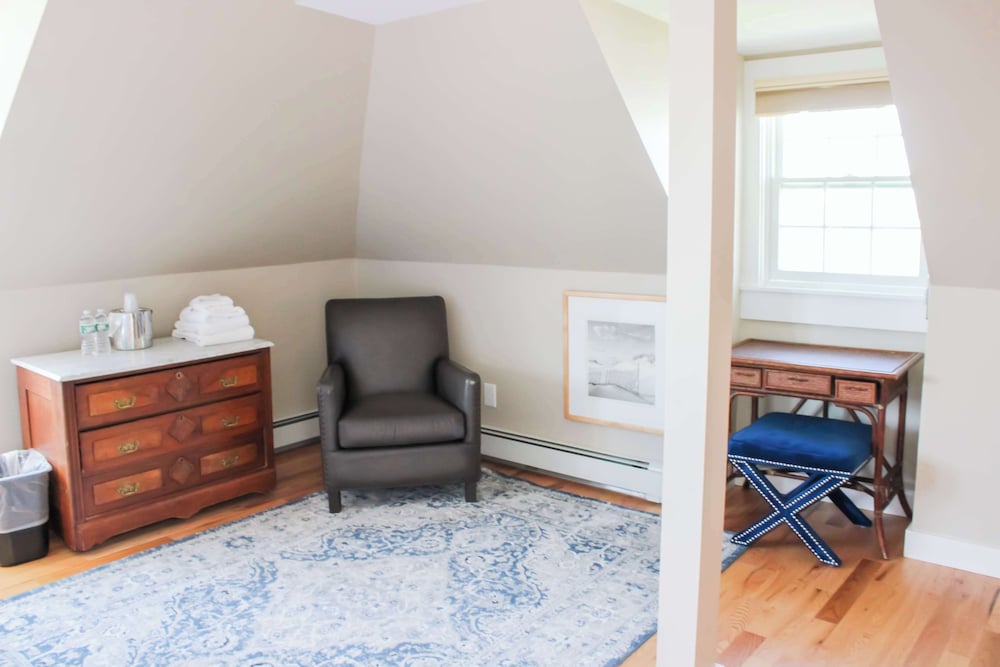Beach House Inn 38/49