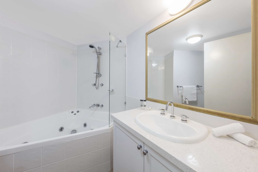 Oaks Gold Coast Calypso Plaza Suites 71/72