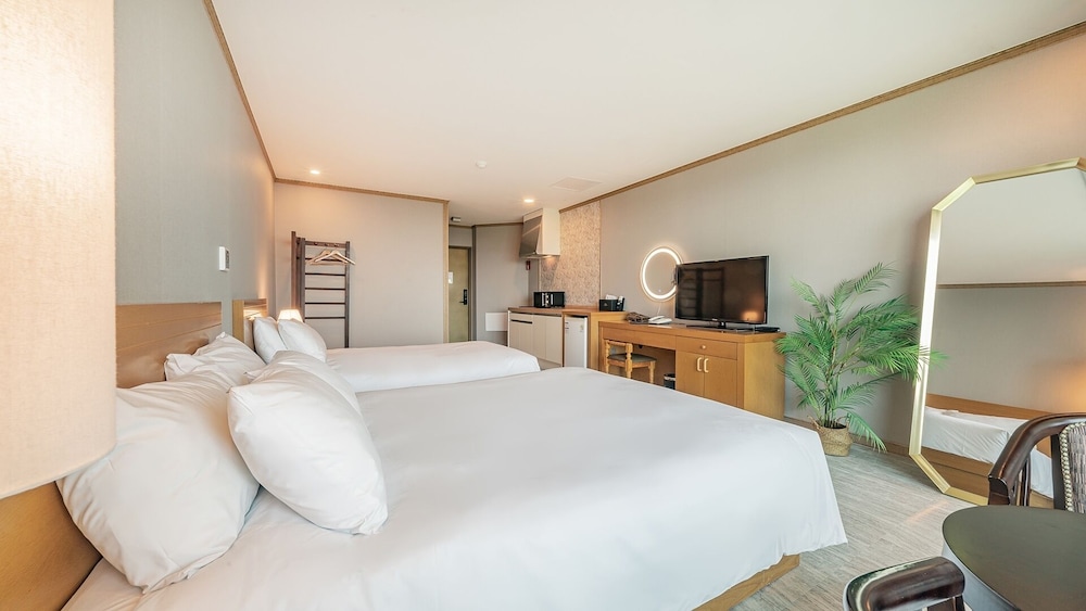 J.View Hotel 18/43