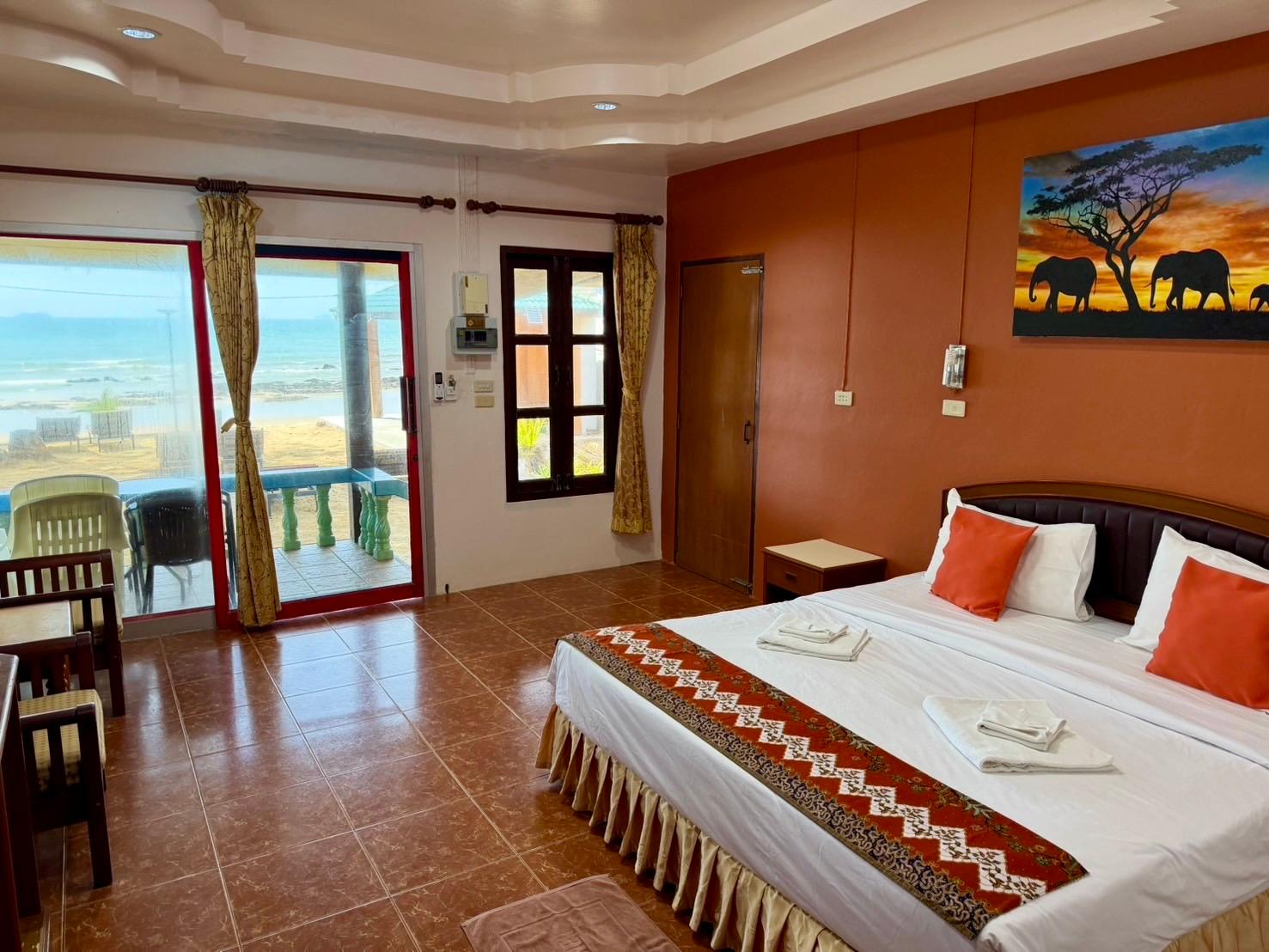 Bungalow, Beach Front