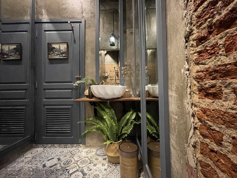 Central Old Town Cottage 47/50