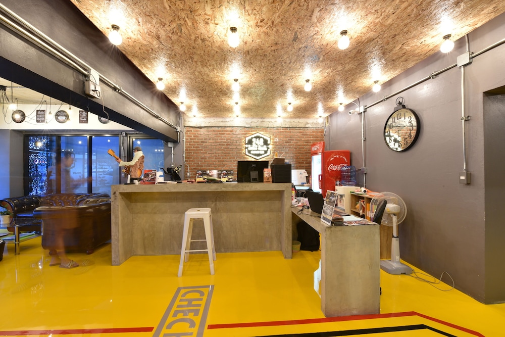248 Street Hostel 7/50