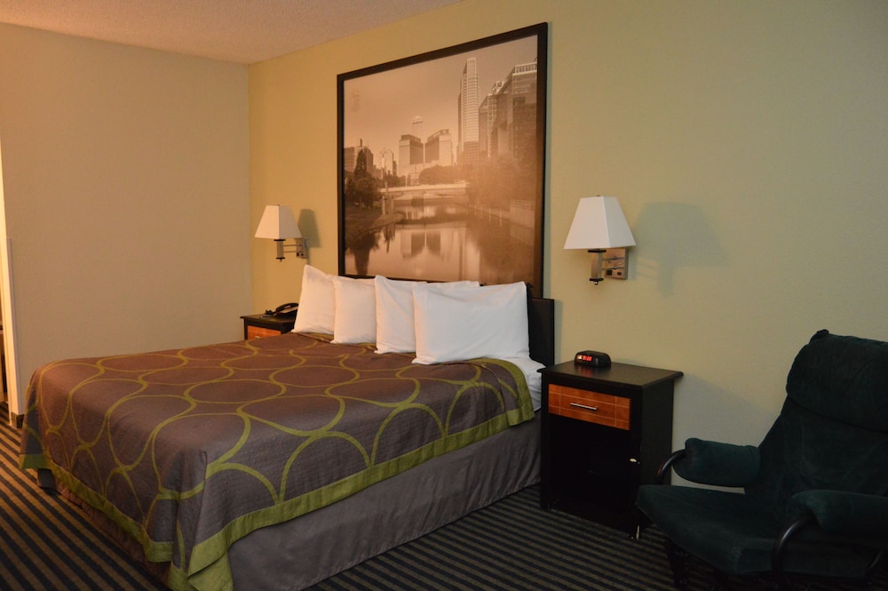 Red Lion Inn & Suites Gretna 11/30