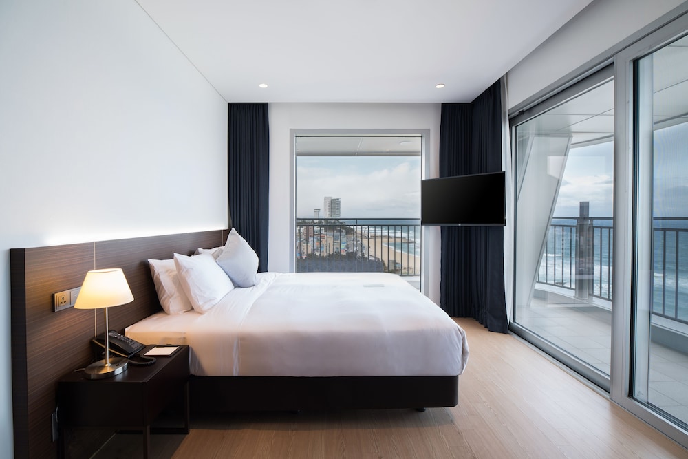 St. John's Hotel 13/50
