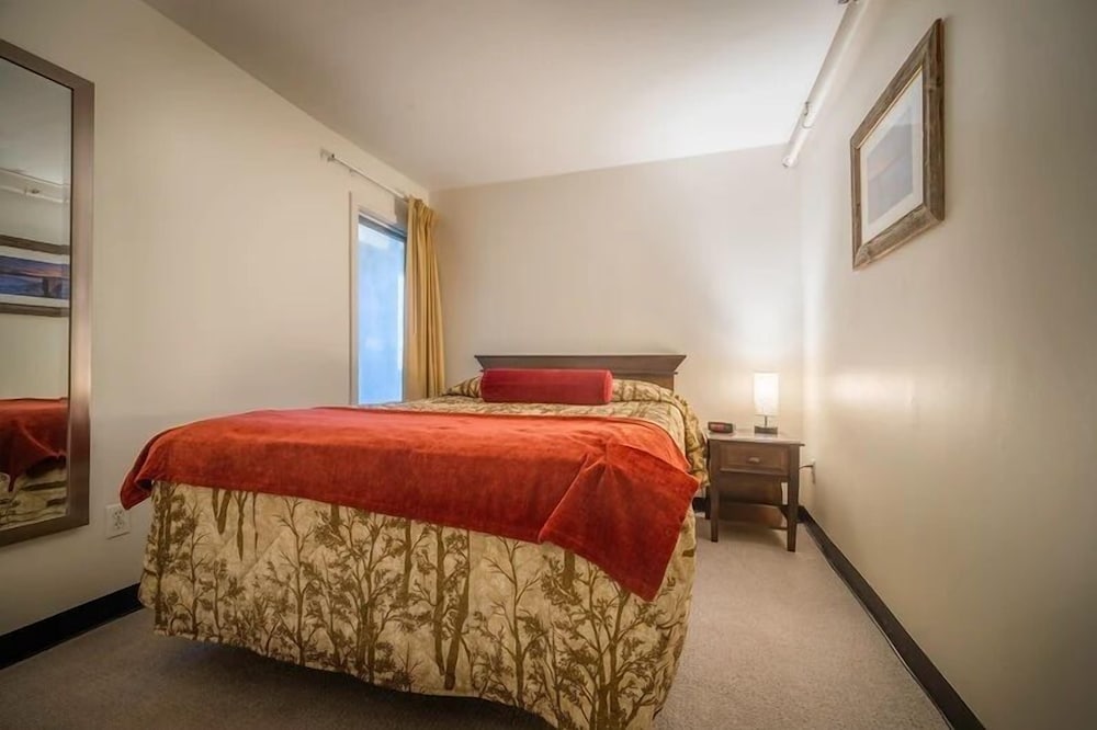 3 Bedrooms, Condo, Resort, 1 Single and 2 Queen Beds, Mountain Side