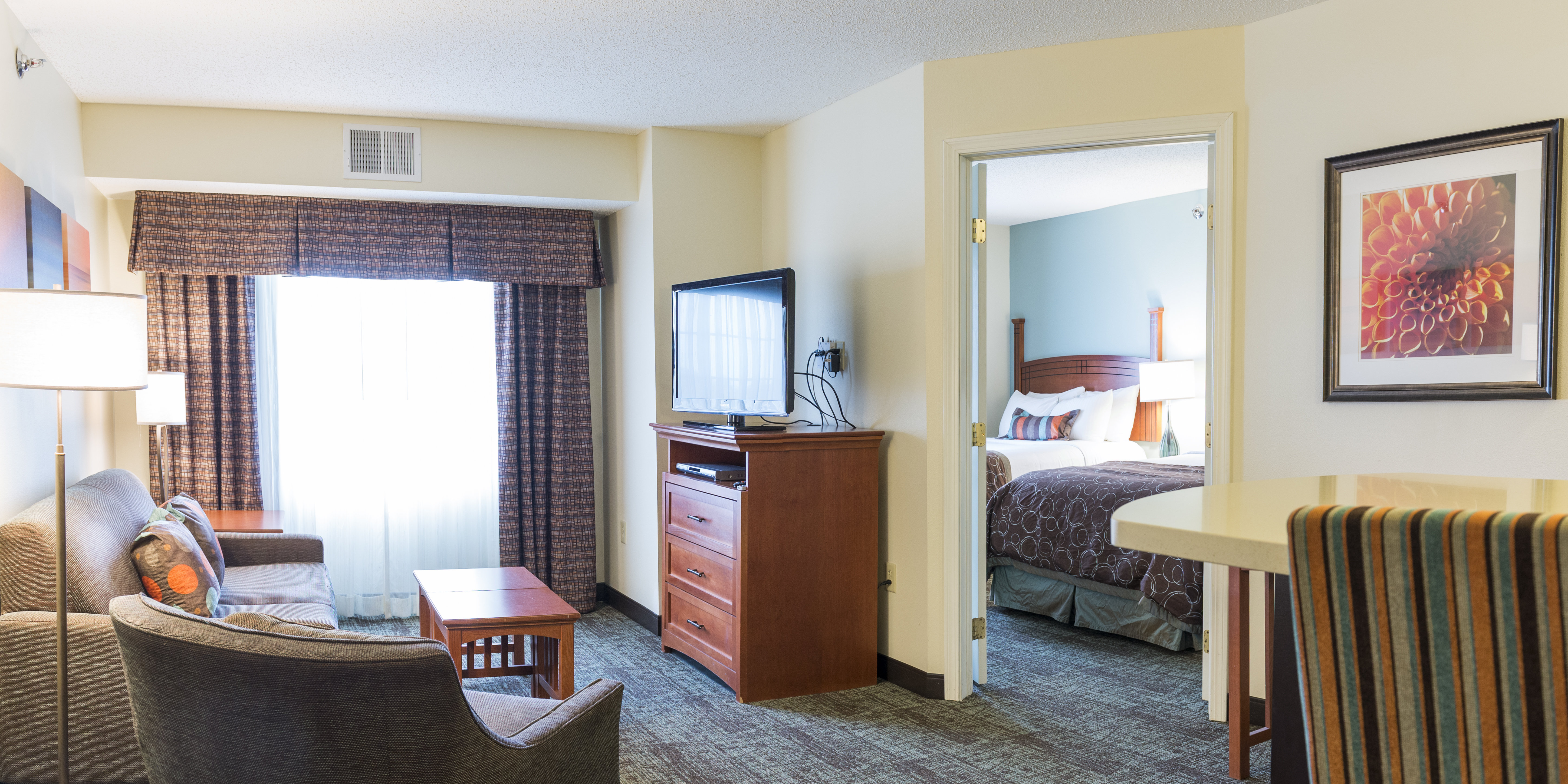 Staybridge Suites Fargo 32/53