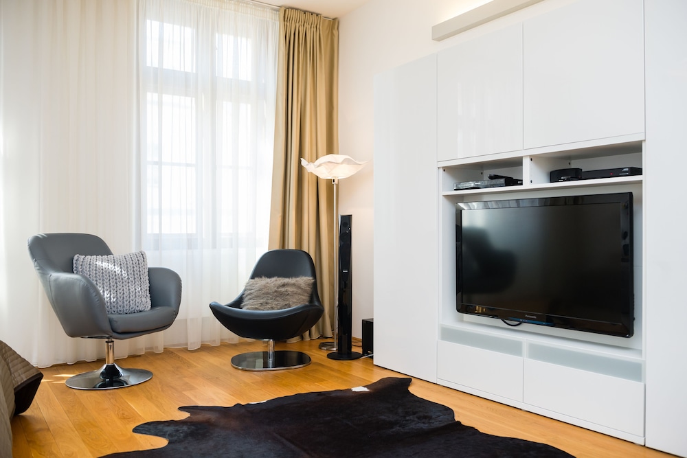 Empirent Apartments 40/50