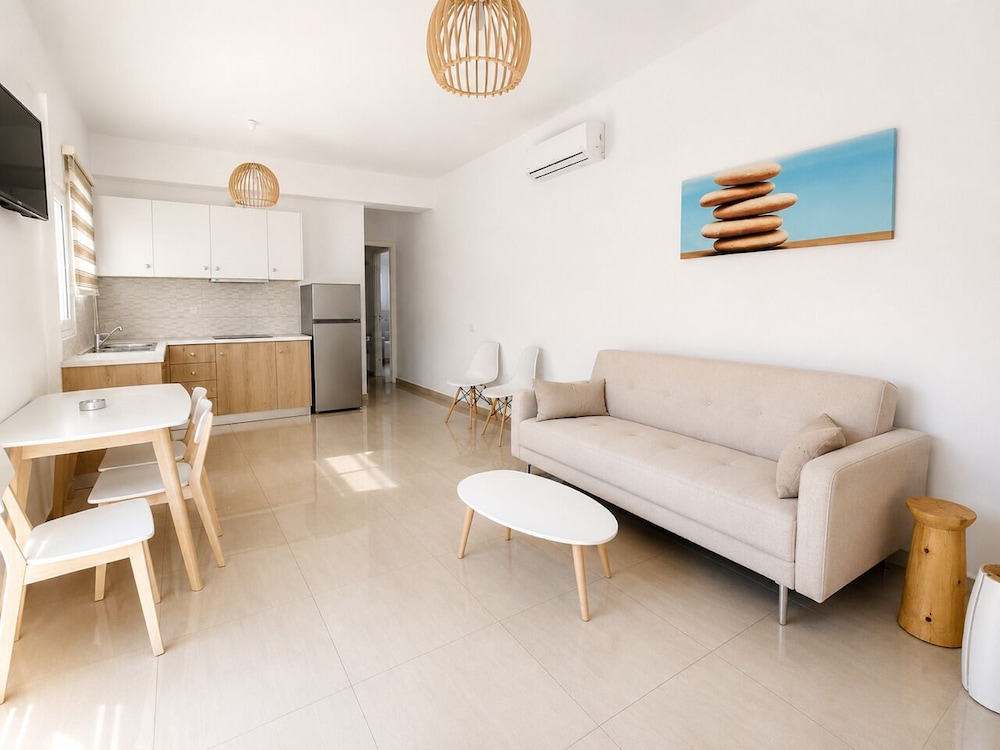 Eleftheria Hotel 30/50