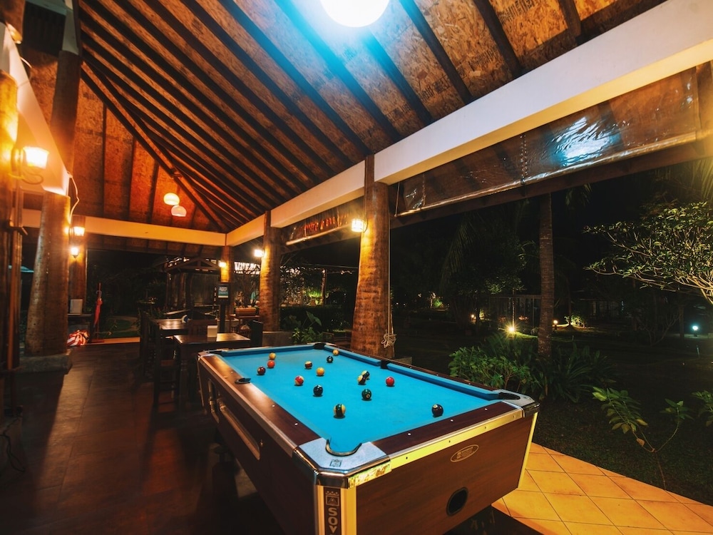 Nana Beach Hotel 46/80
