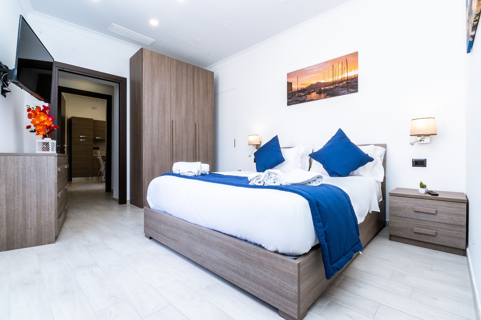 1 BEDROOM, DELUXE, APARTMENT, CITY VIEW, BALCONY