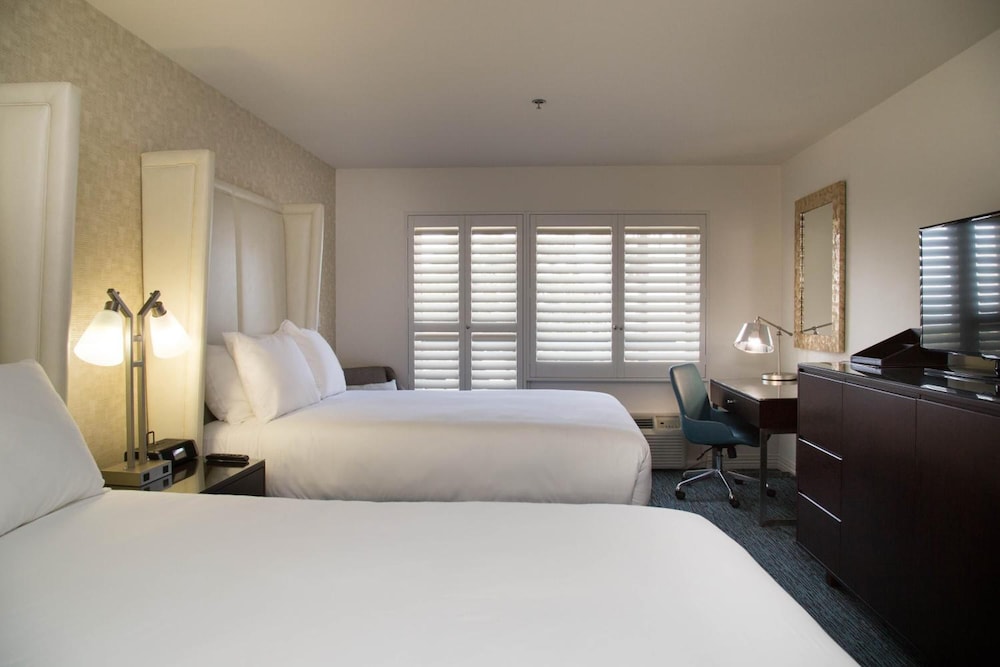 Ocean View Hotel 10/70