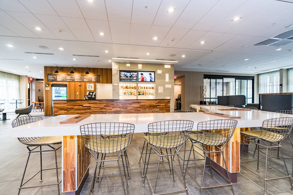 Courtyard By Marriott West Springfield 43/45