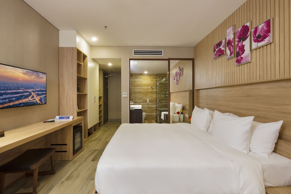 SENIOR, DOUBLE BED, SEA VIEW, BALCONY