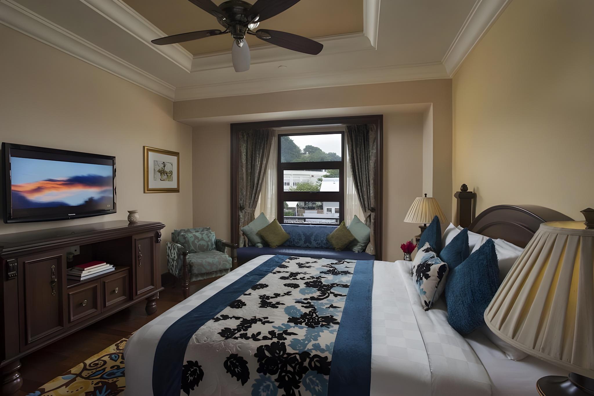 2 Bedrooms, Suite, Outdoor Jetted Tub