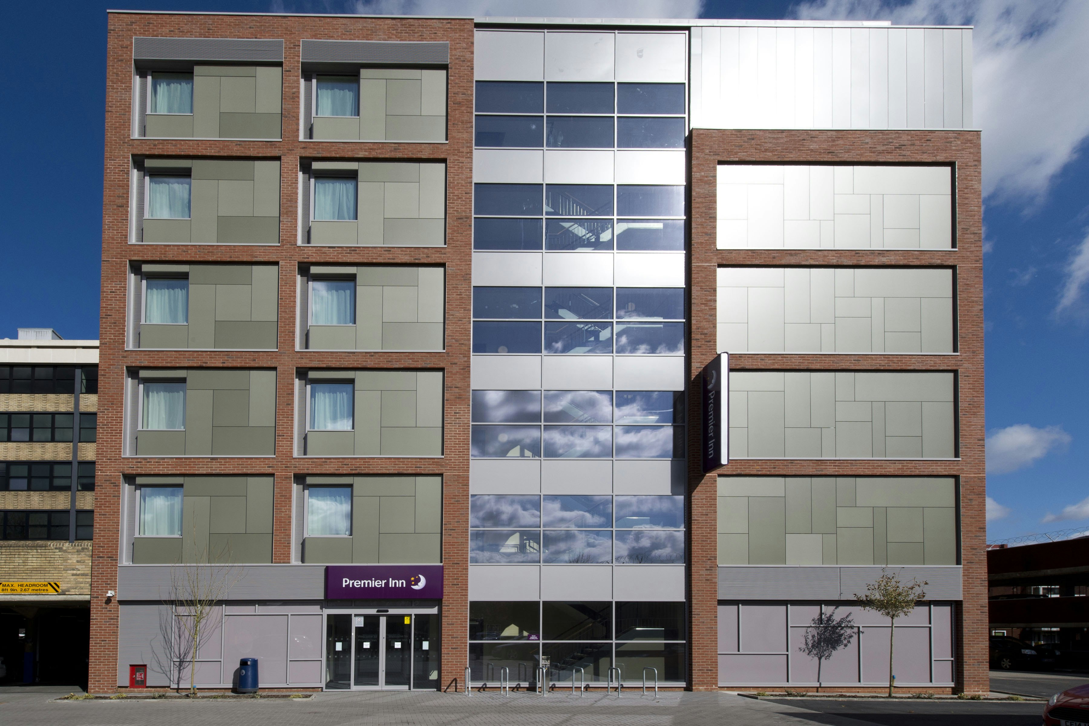 Premier Inn London Southgate in LONDON