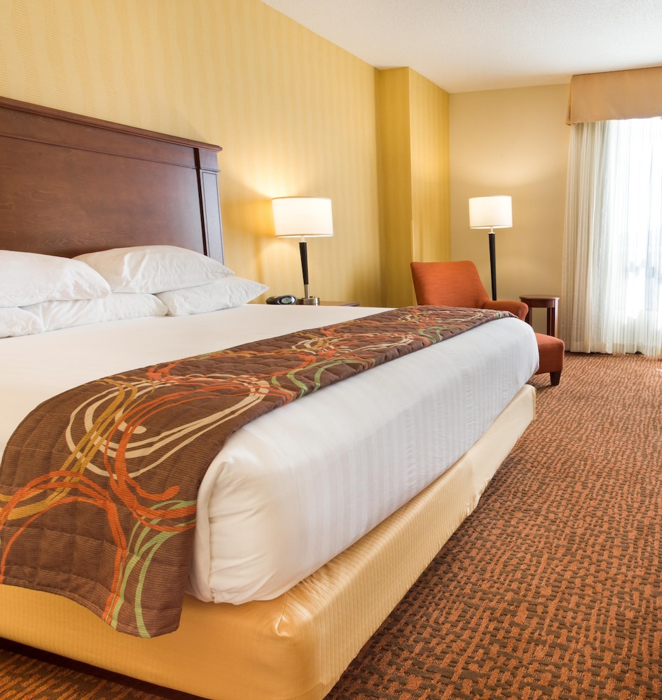 2 Rooms, Suite, King Bed, Sofa, Drury Inn & Suites Phoenix Tempe 2/5