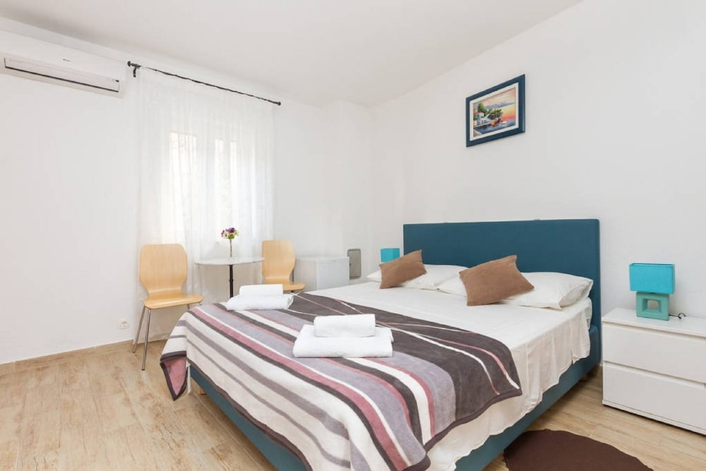 Peruzovic Rooms Apartments 10/70