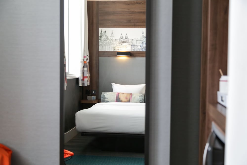ALOFT LIVERPOOL 8/34