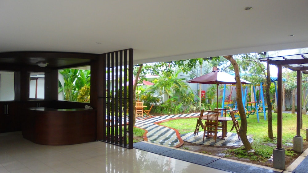 The Kanjeng Suites Kuta Galeria - Bali 45/56