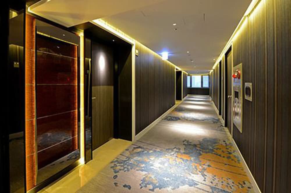 Brother Hotel 44/67