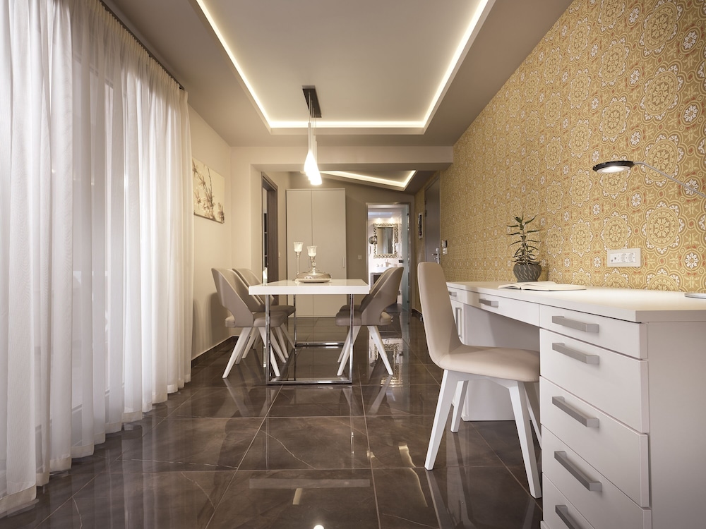 Koukounaria Hotel And Suites 48/74