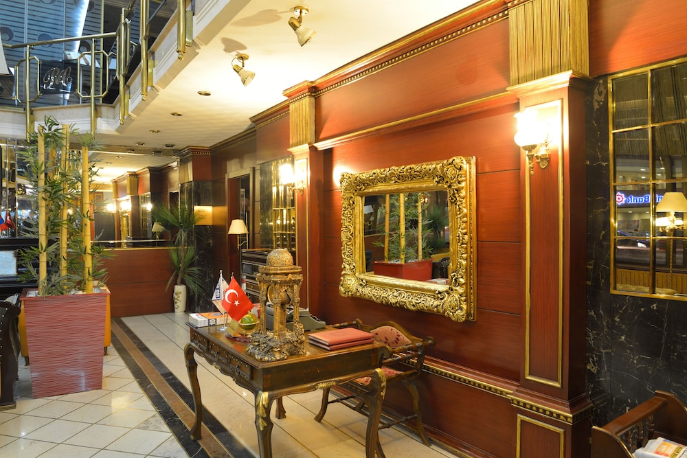 Royal Carine Hotel 4/19