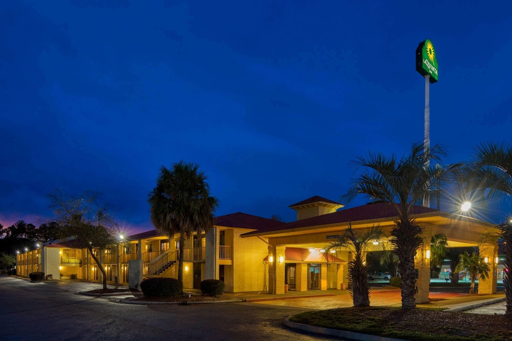 Super 8 by Wyndham Savannah 2/51