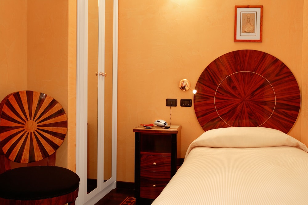 Hotel Gregoriana 30/54