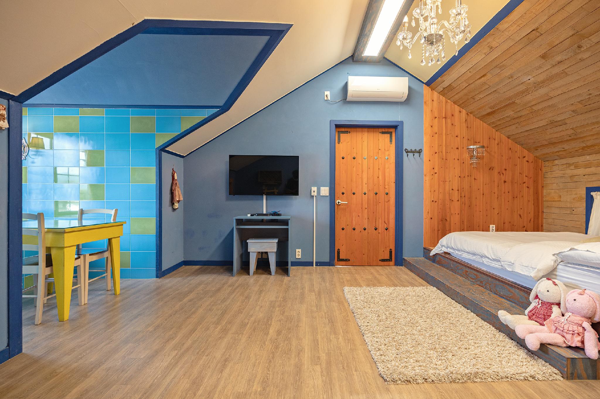 Room, Single, Double Bed, Side Sea View, Terrace