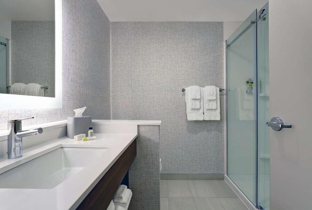Holiday Inn Express And Suites Port Elgin 17/50