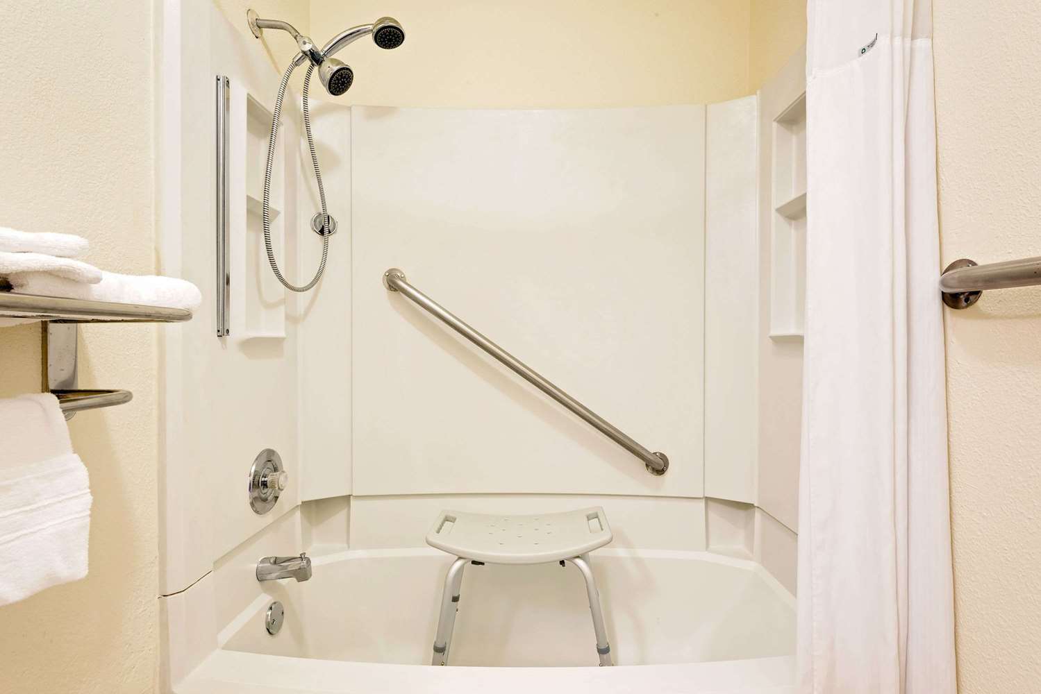Days Inn by Wyndham Fairmont 8/8