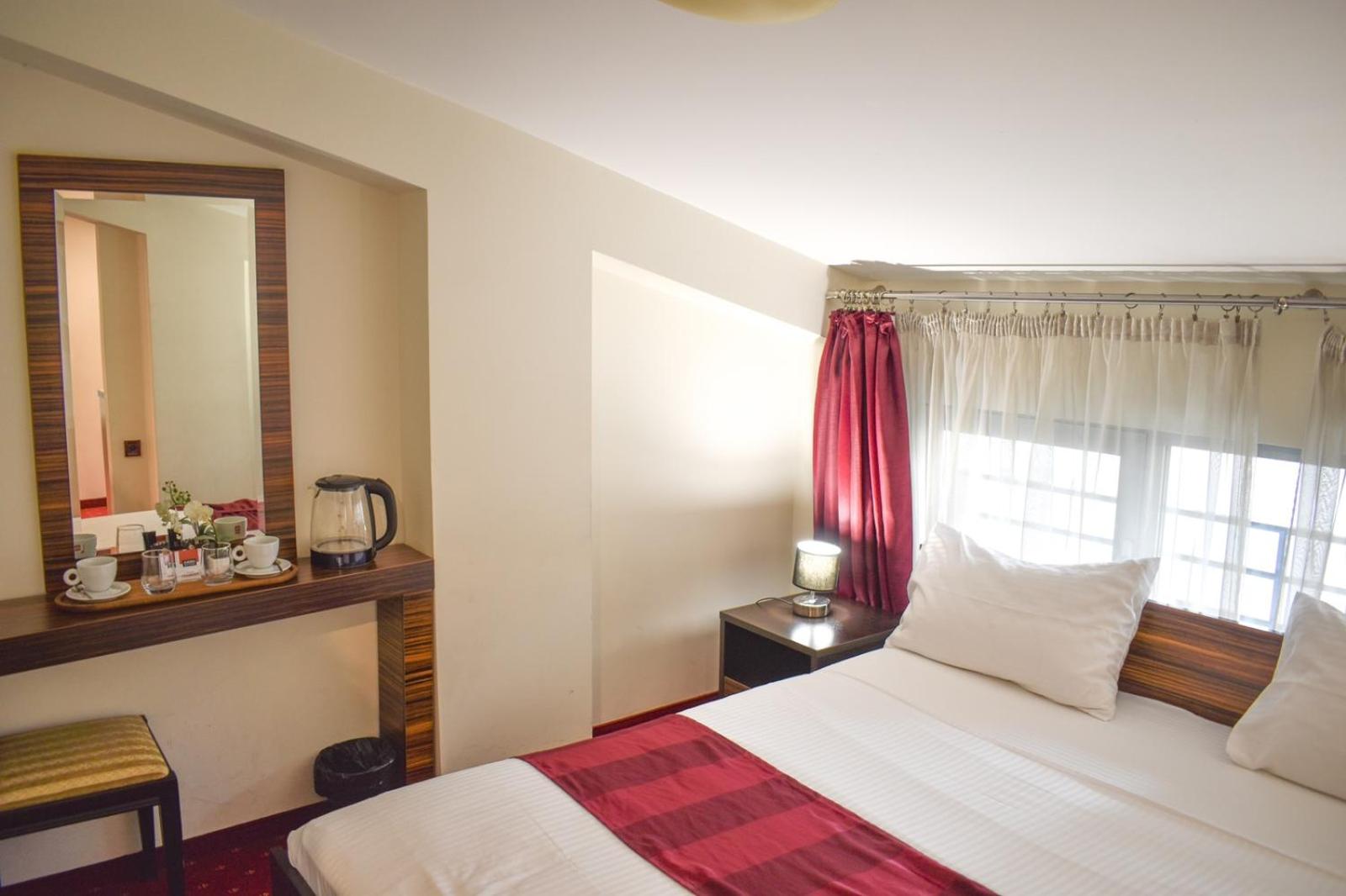 Junior Suite, Family