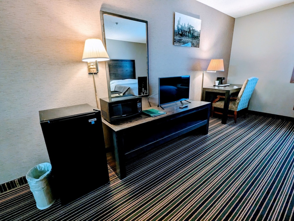 Woodfield Inn and Suites 34/60