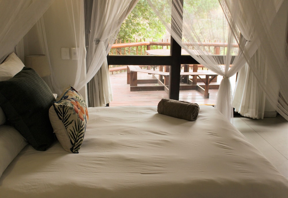 Leopard s Lair Bush Lodge 8/36