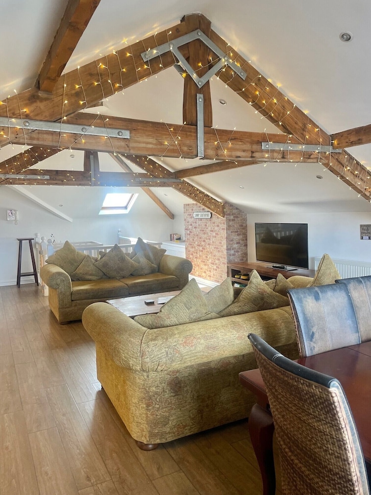 Beach House 3 Bed Penthouse Apartment 34/50