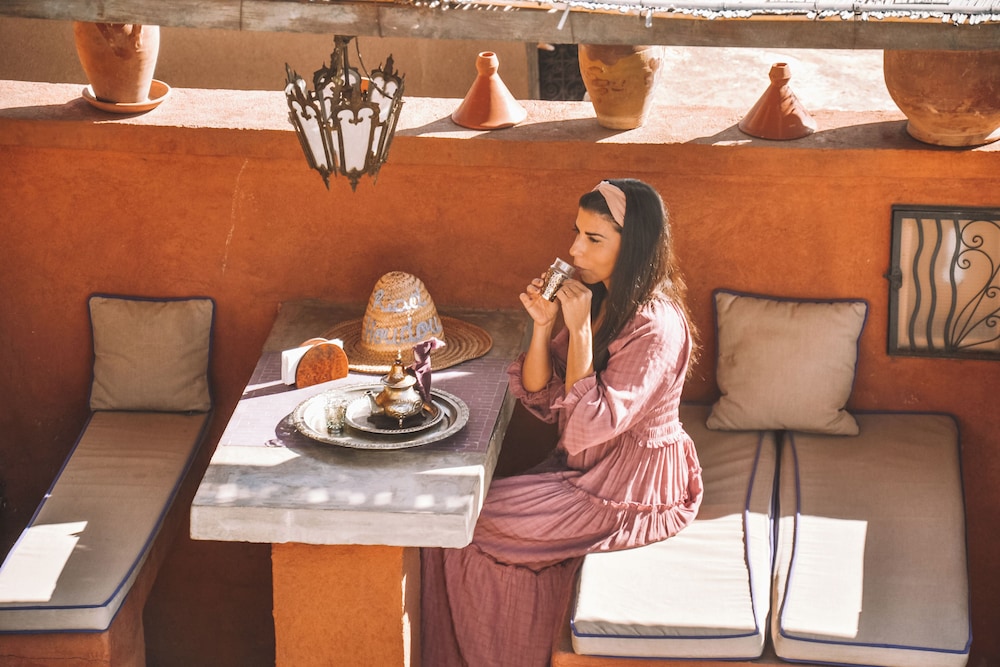 Riad Houdou 64/77